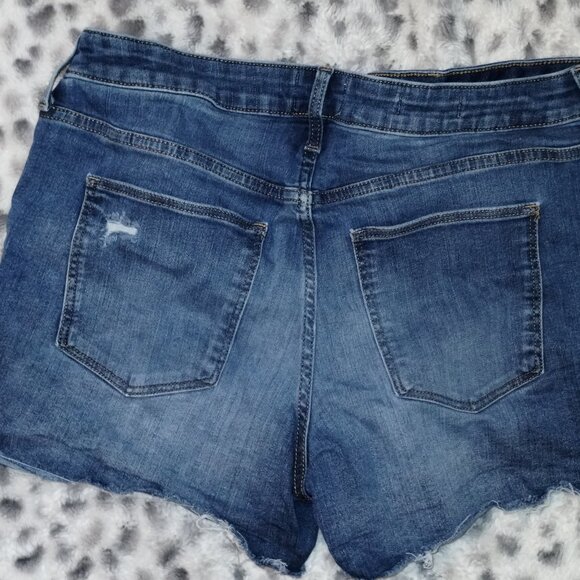 Distressed Universal Thread Fair Trade Hi-Rise MIDI Shorts size 12/31 - Picture 5 of 9